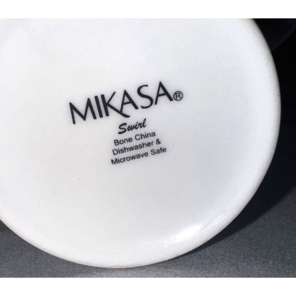 Mikasa Swirl White Bone China Mug Dishwasher & Microwave Safe 18 Oz - Picture 2 of 4